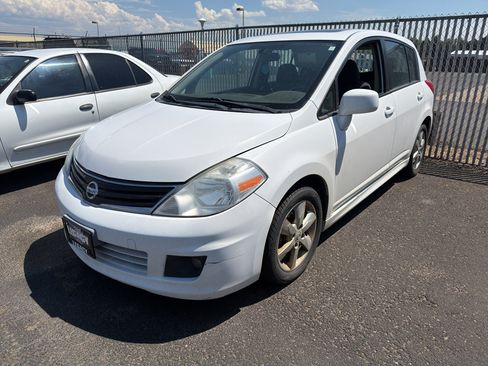 Used 2011 Nissan Versa Hatchback w/ Premium Pkg FWD image 2
