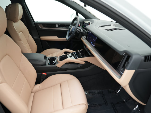 Certified 2026 Porsche Cayenne AWD/4WD image 25