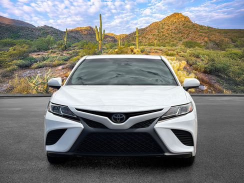 Used 2018 Toyota Camry SE FWD image 5