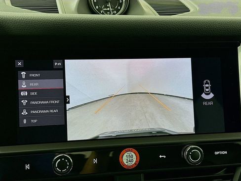 Certified 2025 Porsche Macan image 17