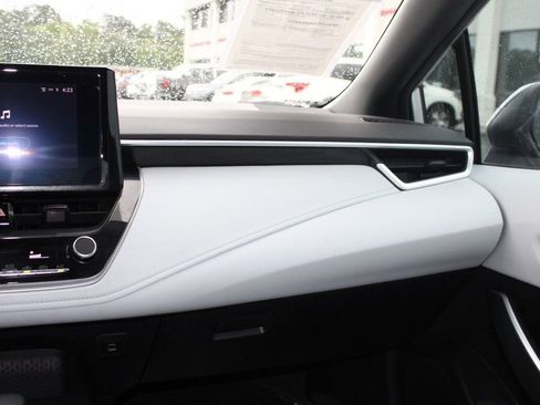 Used 2023 Toyota Corolla SE image 33