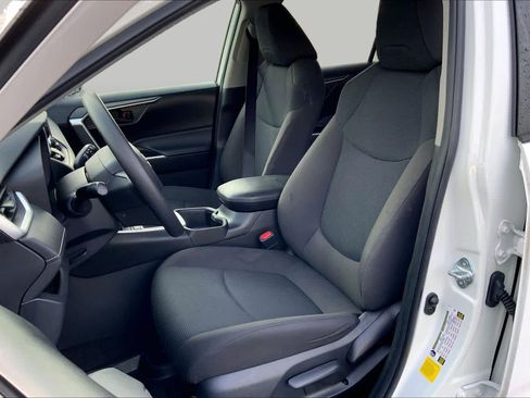 Used 2023 Toyota RAV4 LE FWD image 8