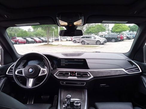Used 2022 BMW X5 xDrive40i w/ M Sport Package image 18