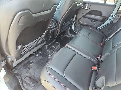 Used 2024 Jeep Wrangler Unlimited Rubicon image 19