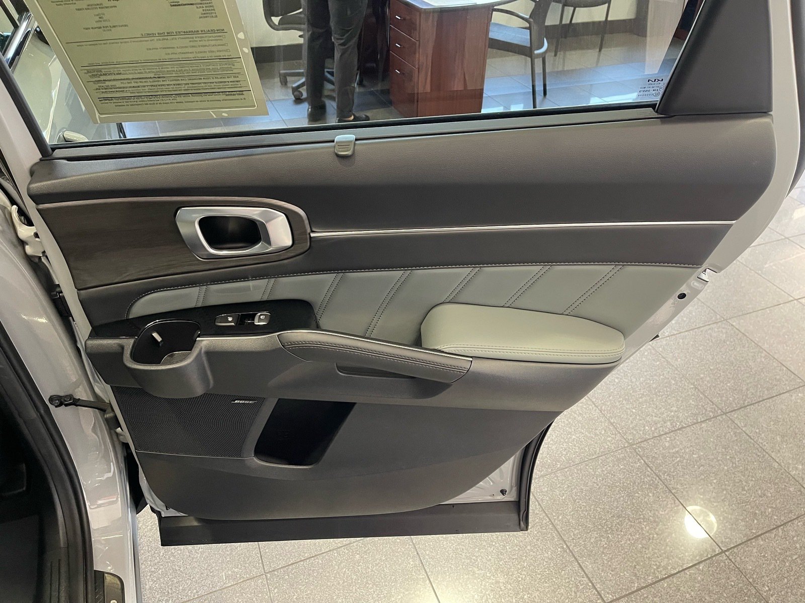 Used 2024 Kia Sorento SX Prestige w/ Sage Leather Package AWD/4WD image 44