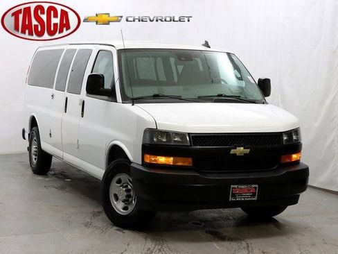 Used 2020 Chevrolet Express 3500 LS RWD image 1