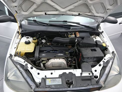 Used 2003 Ford Focus ZX5 image 11