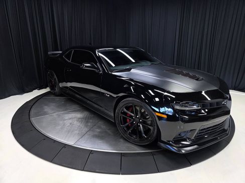 Used 2015 Chevrolet Camaro SS w/ SS Performance Package RWD image 16