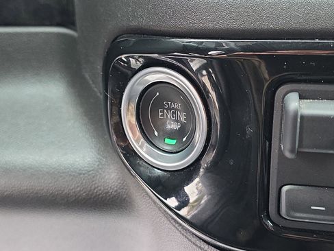 Used 2025 Chevrolet Silverado 1500 LTZ image 32