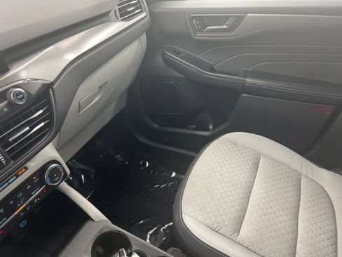 Used 2023 Ford Escape Active AWD/4WD image 16