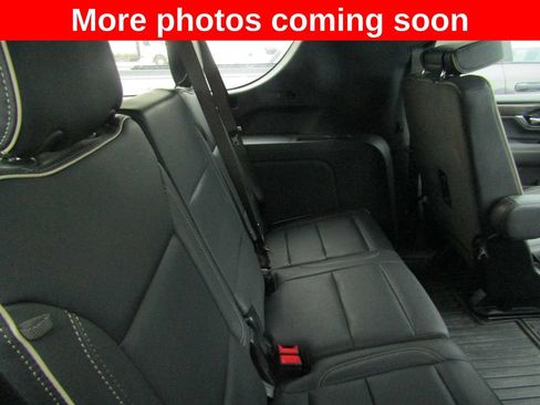 Used 2025 GMC Yukon XL Elevation AWD/4WD image 13