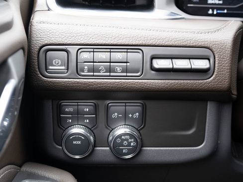 Used 2023 GMC Yukon Denali AWD/4WD image 9