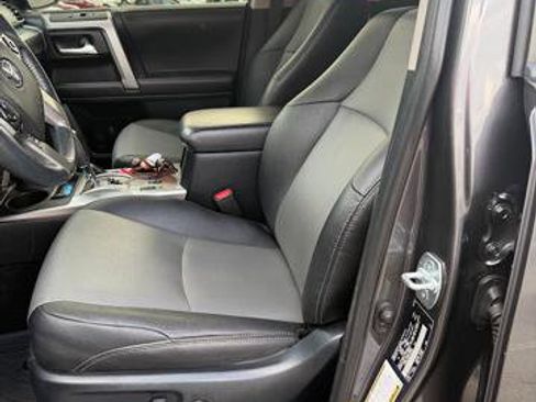 Used 2020 Toyota 4Runner SR5 Premium w/ Moonroof Package AWD/4WD image 8