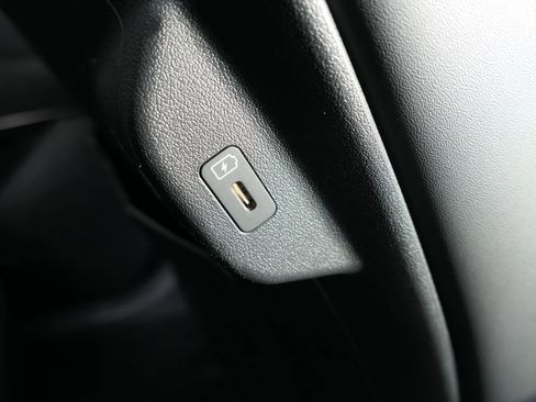 Used 2023 Kia Niro SX image 24