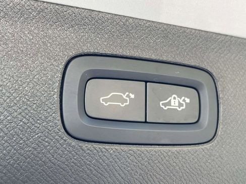 Used 2025 Volvo XC90 B5 Core image 20