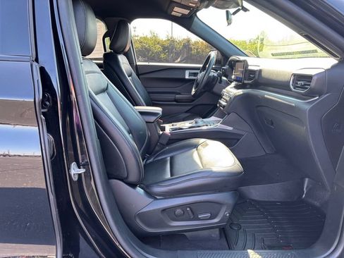 Used 2020 Ford Explorer XLT w/ Equipment Group 202A AWD/4WD image 23