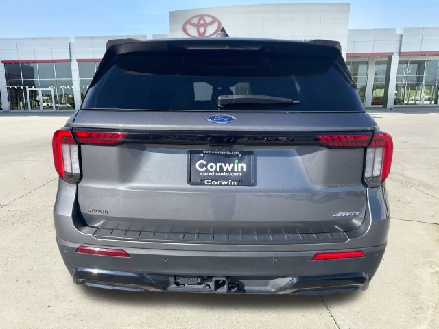 Used 2025 Ford Explorer ST-Line w/ ST-Line Street Pack AWD/4WD image 4