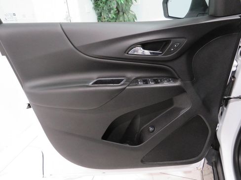 Used 2020 Chevrolet Equinox LT w/ Driver Convenience Package image 24