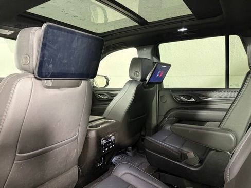 Used 2023 GMC Yukon Denali w/ Denali Reserve Package image 24