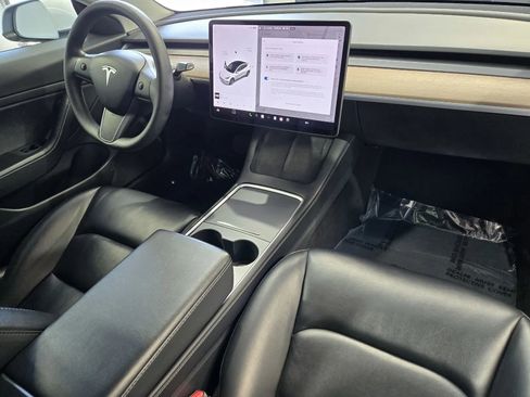 Used 2021 Tesla Model 3 Standard Range Plus RWD image 5