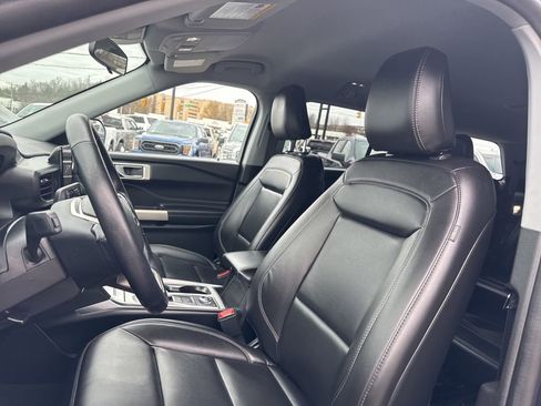 Used 2022 Ford Explorer XLT w/ Equipment Group 202A image 15