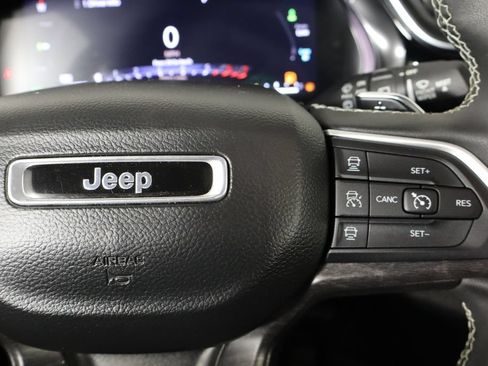Used 2023 Jeep Grand Cherokee 4WD 4xe image 10