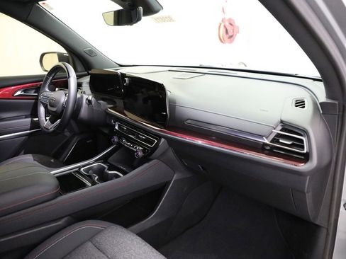 Used 2024 Chevrolet Traverse Z71 w/ Enhanced Driving Package AWD/4WD image 12