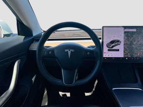 Used 2021 Tesla Model 3 Long Range image 24