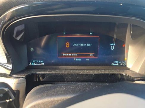 Used 2025 Lincoln Corsair AWD w/ Equipment Group 101A image 17