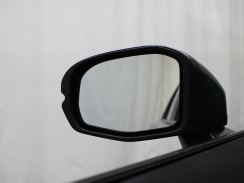 Used 2025 Honda HR-V LX image 9