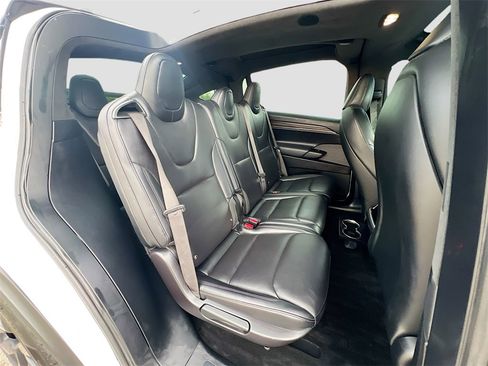 Used 2022 Tesla Model X image 28