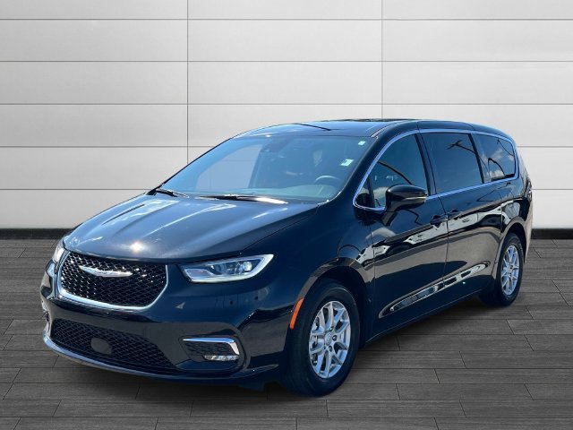 Certified 2026 Chrysler Pacifica Select FWD image 8