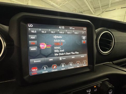 Used 2018 Jeep Wrangler Unlimited Sahara image 18