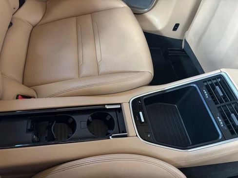 Used 2018 Porsche Panamera 4 AWD/4WD image 35