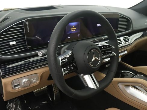 New 2026 Mercedes-Benz GLS 580 4MATIC image 5