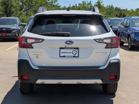 Certified 2025 Subaru Outback Limited XT AWD/4WD image 4