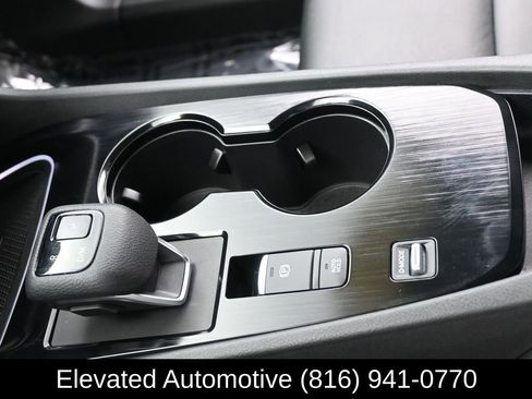 Used 2025 Nissan Rogue SL FWD image 23