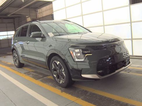 Used 2023 Kia Niro Wave w/ Wave Preserve Package FWD image 4