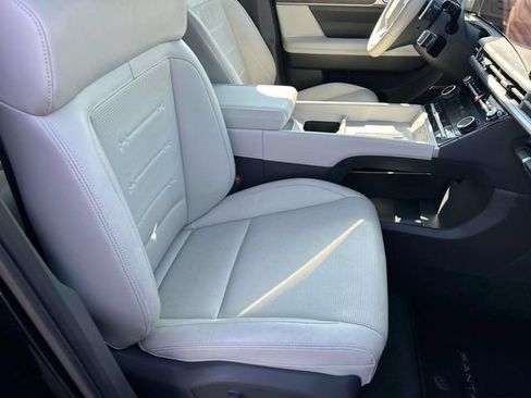 Certified 2024 Hyundai Santa Fe Limited FWD image 23