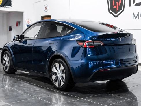 Used 2021 Tesla Model Y Long Range AWD/4WD image 11