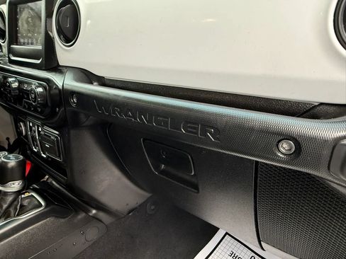 Used 2021 Jeep Wrangler Unlimited Sport AWD/4WD image 35