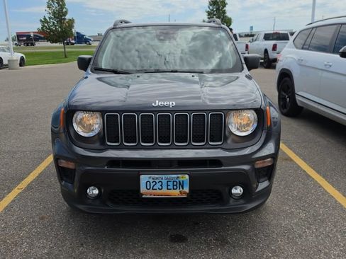 Used 2023 Jeep Renegade Latitude w/ Premium Group AWD/4WD image 2