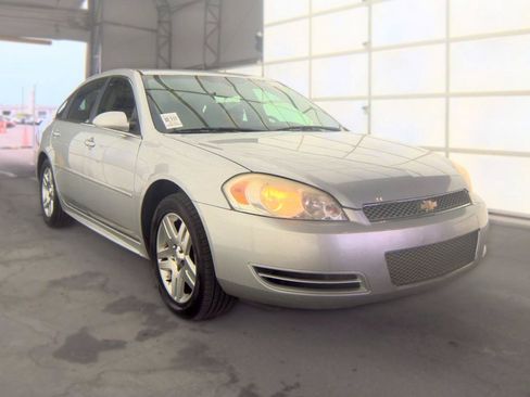 Used 2015 Chevrolet Impala LT w/ LT Sunroof Package FWD image 3