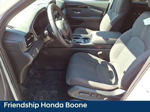 Used 2025 Honda Pilot Sport image 7