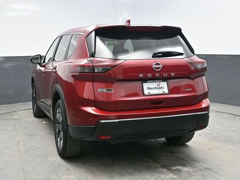 Used 2025 Nissan Rogue SV image 5