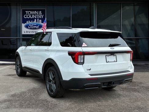 Used 2025 Ford Explorer ST-Line w/ ST-Line Street Pack AWD/4WD image 5