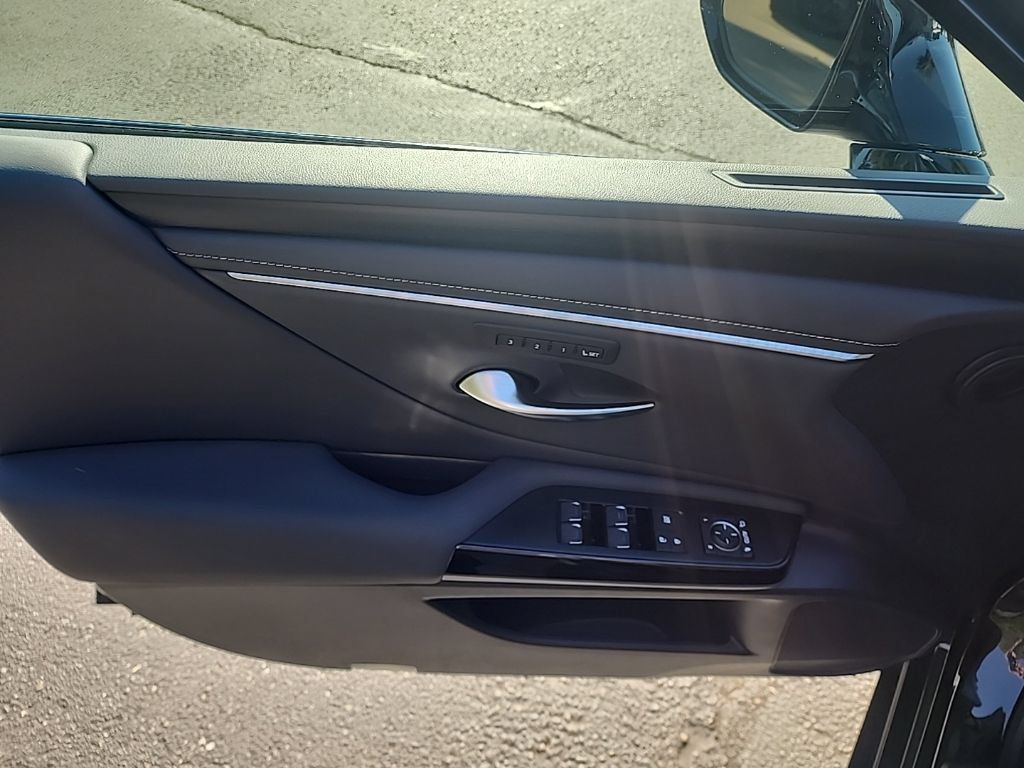 Certified 2024 Lexus ES 350 w/ Premium Package FWD image 10