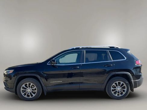 Used 2019 Jeep Cherokee Latitude Plus w/ Cold Weather Group image 2