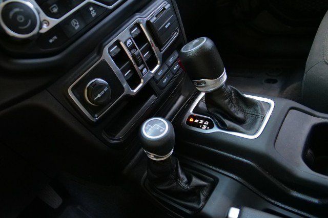 Used 2023 Jeep Wrangler Unlimited Sport AWD/4WD image 19
