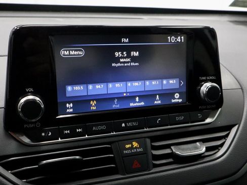 Certified 2024 Nissan Altima 2.5 S image 3